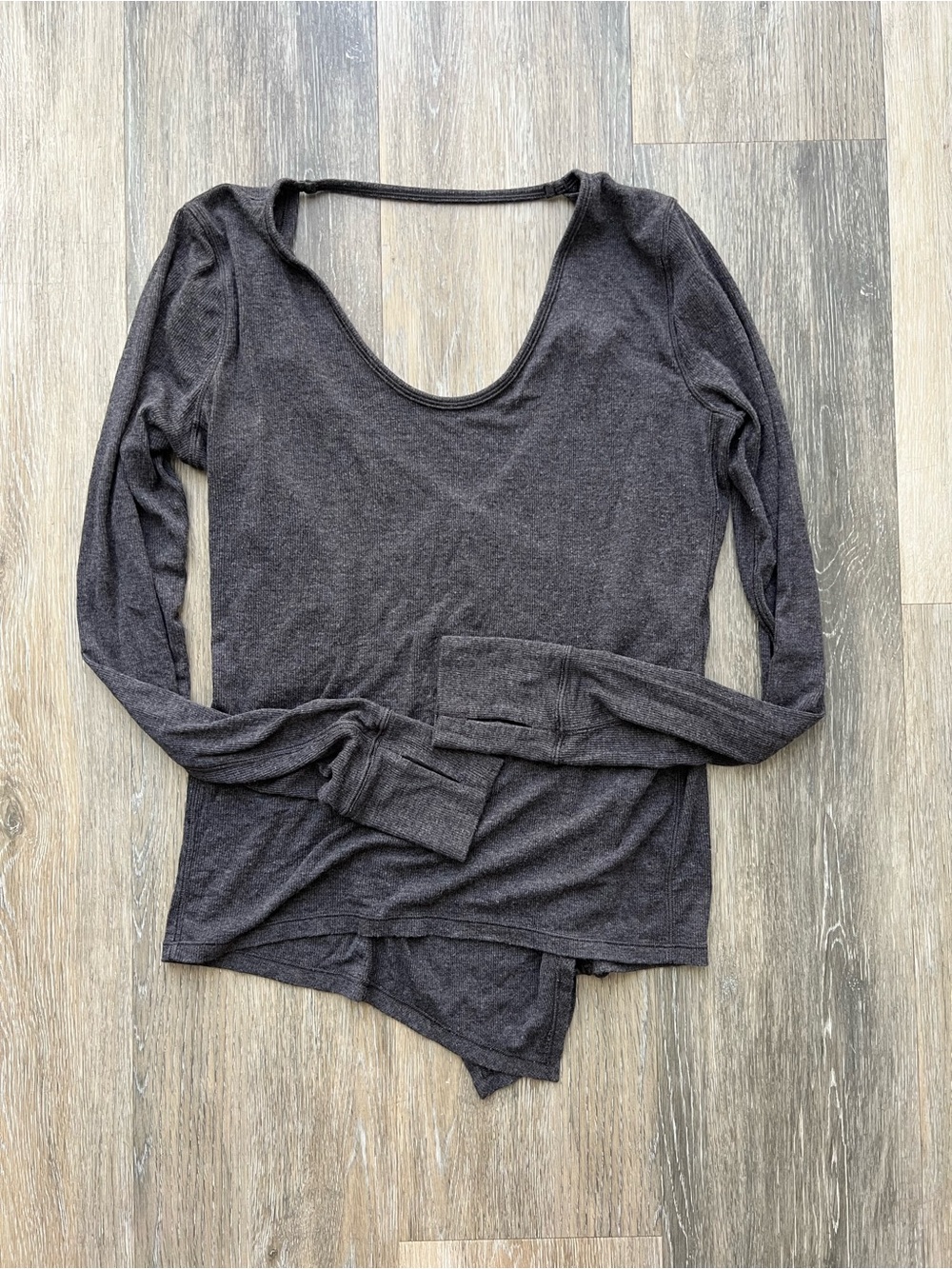 lululemon athletica Women's Long Sleeve Scoop Back Top - Charcoal Gray